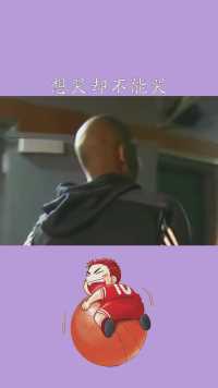 她想哭却不能哭，因为她知道名人堂是#科比的荣耀时刻！#求一个神评加持
