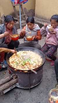 这几天种土豆了给孩子们吃火锅了辛苦孩子们了#求一个神评加持