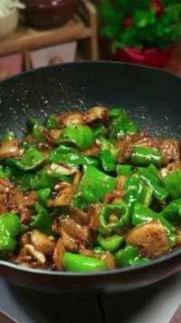 这个回锅肉可以吃八碗米饭。 #美食教程