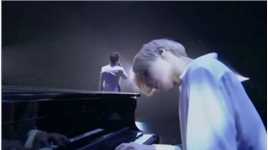 2.温流当年在东蛋演唱的solo曲，到最后感情投入到自己都哭了，这个现场还被《Rainy Blue》的原唱德永英明称赞了