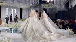 郑州轰动全城的婚礼现场，双包胎姐妹婚礼🥰#无限数字电影# #结婚# #婚礼视频#