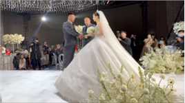 婚礼现场交接仪式，感动了多少人🎀#结婚 #郑州婚礼 #婚礼摄像  #无限数字电影 #新娘 #婚礼 #婚礼现场