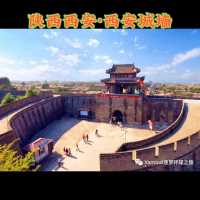 陕西西安·西安城墙
又称西安明城墙 是中国现存最完整的古代城垣 长度列全国第二。与平遥城墙、荆州城墙、兴城城墙等并列为中