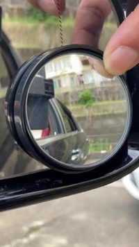 新手上路后视镜可以安装个小圆镜，减少盲区，行车更安全