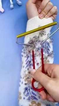 冬天大衣最容易粘毛，家里必备刮毛神器，实用又方便#刮毛神器