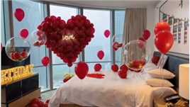 #惟爱婚礼#生日布置
对女朋友的爱～
红色系爱心～一颗心很小，小到除了你再也装不下其他人～气球布置🎈