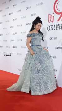 陈妍希高马尾造型出席红毯，你敢相信她已经40岁了？
