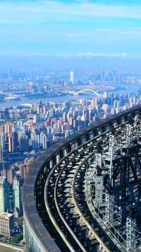 上海中心大厦楼顶铁轨