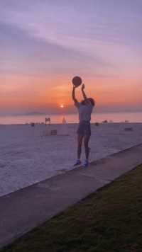 “大海  日出  篮球”
