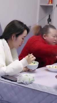 羊有跪乳之恩，鸦有反扑之意！尽孝是一种美德