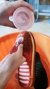用这个纳米鞋刷刷鞋 刷的又快又干净 刷毛软硬适中 特别好用