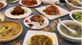 今天推荐一家在贵阳云岩区王家桥—醉香居（淮扬菜）只需368米可享8-10人餐。套餐包含了十几种荤素搭配美味菜肴。