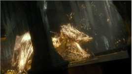 这部超级魔幻战争巨制推出了最强生物，刀枪不入，巨大无比