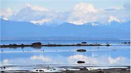太平洋也可以如天空之镜般的温柔与平静……
#温哥华房车露营旅行记录