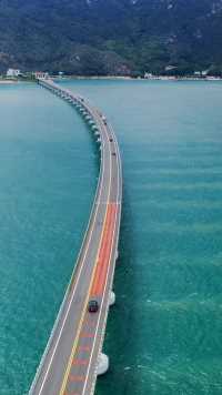 这桥为什么不设计成直线的呢