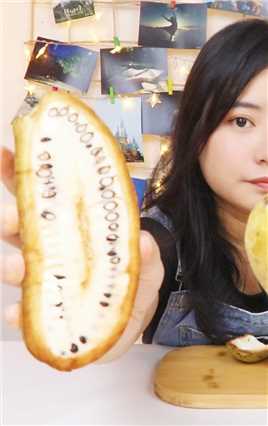 奇怪的水果，长的像香蕉的八月瓜，为什么这么火？#八月瓜 #美食 #水果 #开箱 #测评 