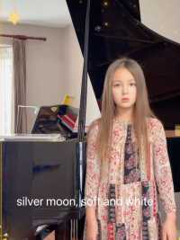 最伤感的月亮的歌—银色的月亮 Silver Moon首席星探