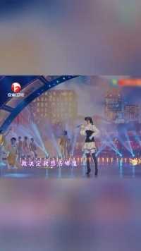 张韶涵献唱《淋雨一直走》，这首歌曾给很多人力量与勇气！